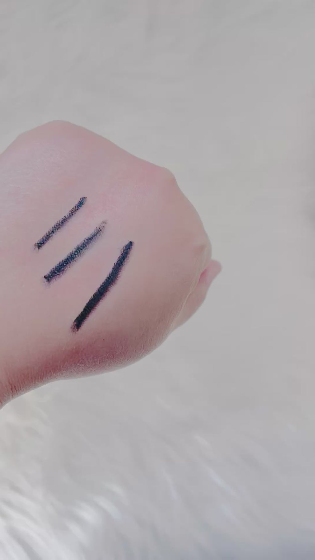 Vegan waterproof eyeliner